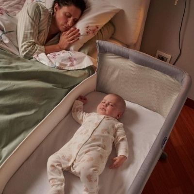 Chicco Paraguay - Chicco Next2Me, es la cuna de colecho que favorece el  vínculo entre padres y bebés. Permite dormir junto al recién nacido,  ayudándole a ajustar sus horarios de sueño. Facilita